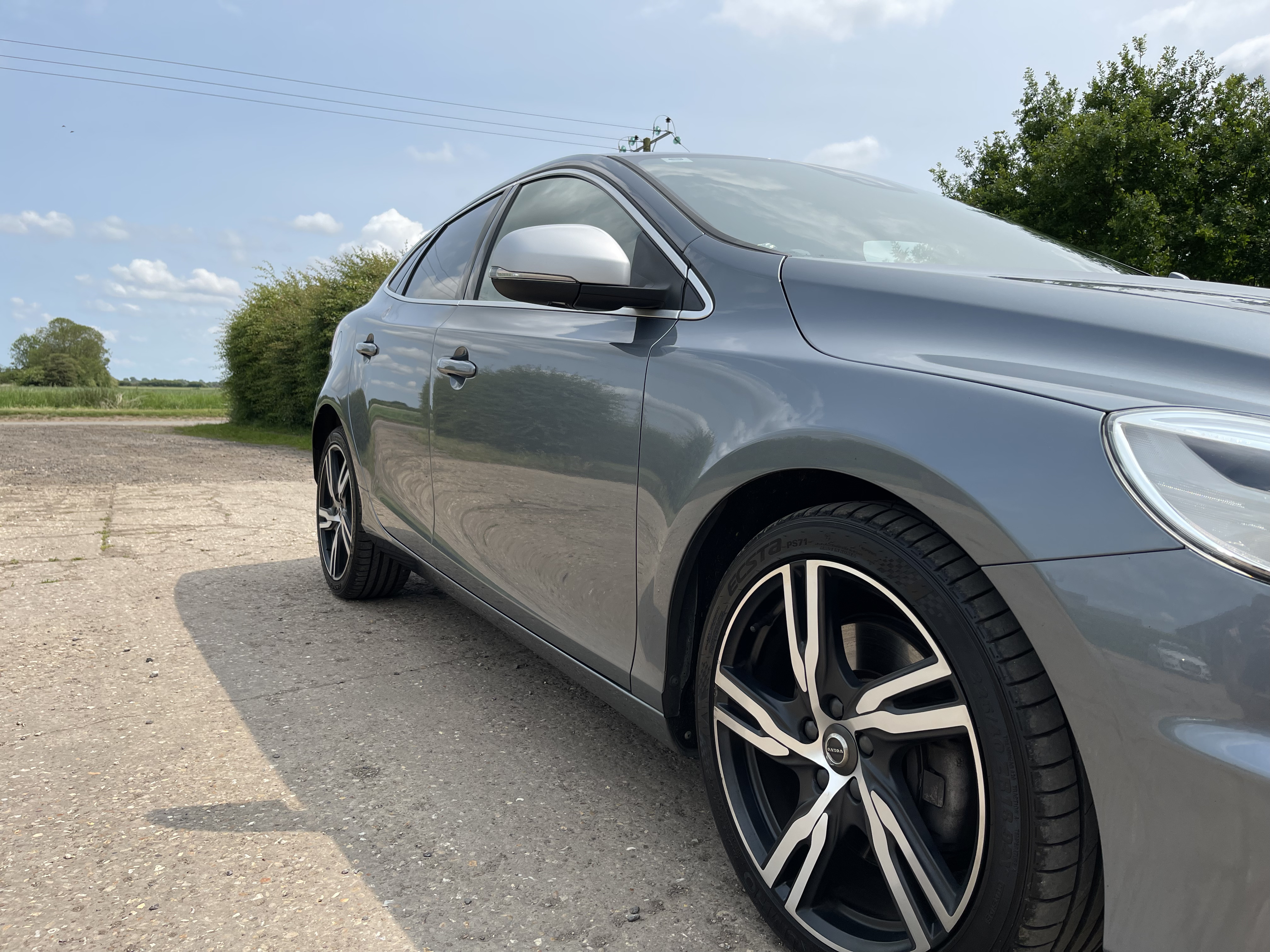 Volvo V40 - Thumbnail 2